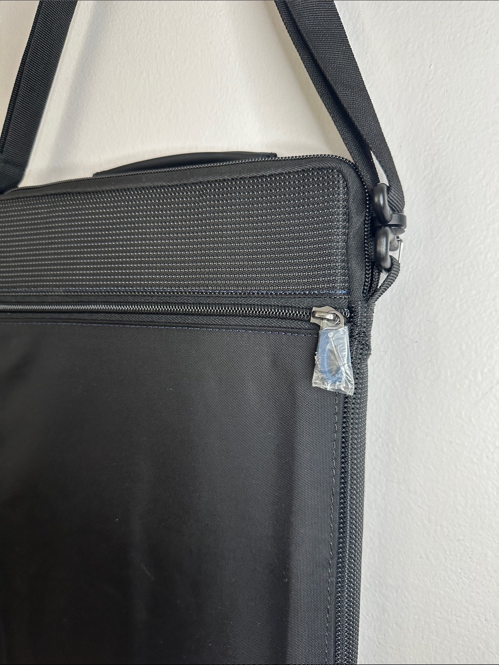 Brenthaven Laptop iPad Tablet Crossbody Shoulder - Picture 2 of 4